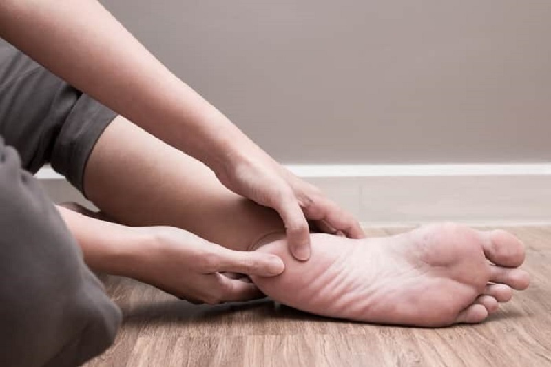 Vì sao cần chăm sóc bàn chân kỹ lưỡng khi bị tiểu đường?